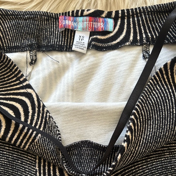 U.O. Camila Skirt - Picture 5 of 5